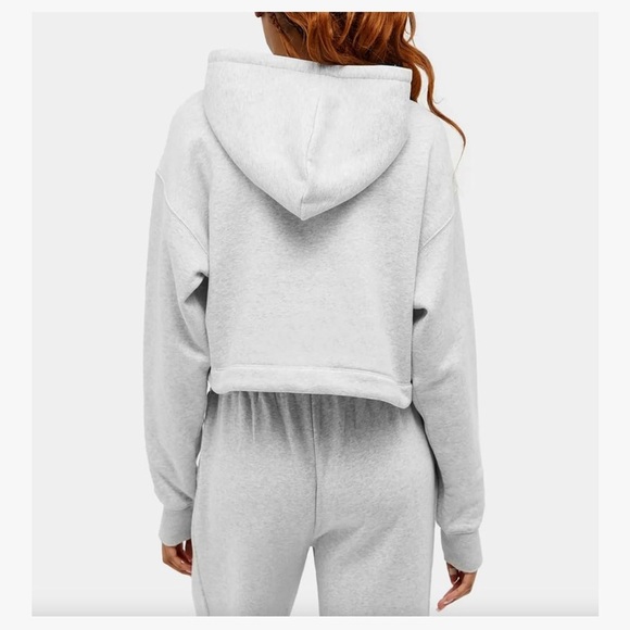 Good American Brushed Cropped Fleece Hoodie - Picture 5 of 6